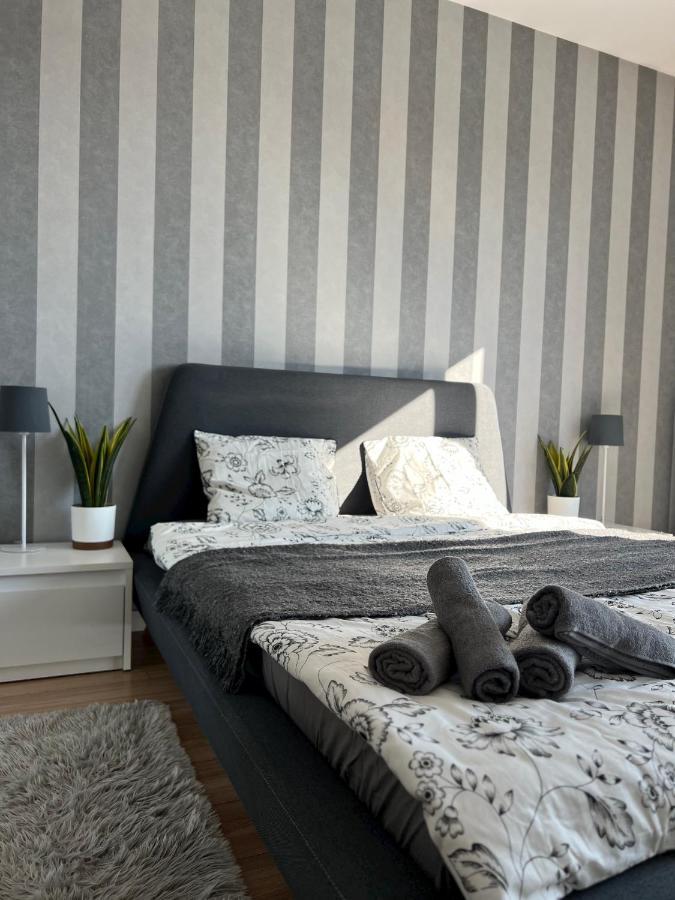 Wiatraczna 136 Apartman Varsó Kültér fotó